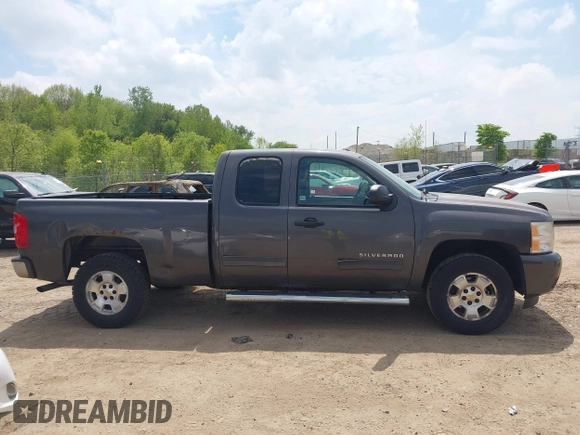 2011 Chevrolet Silverado 1500 LT with VIN 1GCRCSE02BZ353972, listed as a IAAI auction lot 42267520 with 164,257 mi miles and . Bid and sale history available at DreamBid. Image 13.
