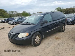 2005 Chrysler Town & Country Touring with VIN 2C4GP54L85R522867, listed as a Copart auction lot 50930125 with 201,641 mi miles and Salvage Title. Bid and sale history available at DreamBid. Image 1.