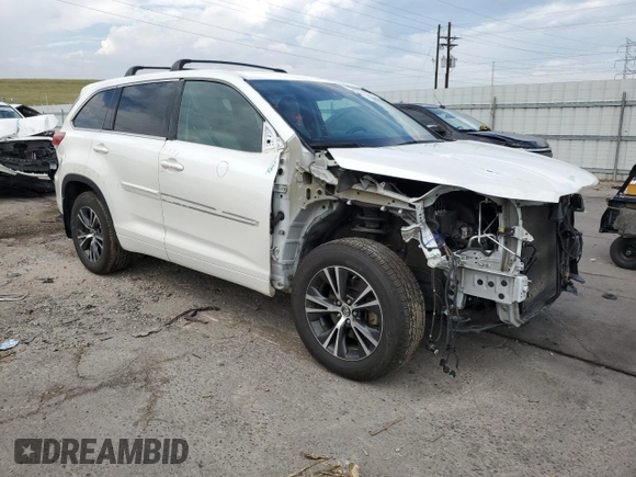 2017 Toyota Highlander LE with VIN 5TDBZRFH1HS482941, listed as a Copart auction lot 61963245 with 92,316 mi miles and Salvage title. Bid and sale history available at DreamBid. Image 4.