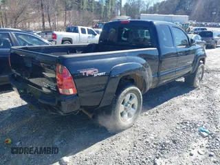 2007 Toyota Tacoma PreRunner z VIN 5TETU62N47Z425048, wystawiony jako IAAI lot #41592137 z przebiegiem 246 023 mil mil oraz . Historia ofert i sprzedaży dostępna na DreamBid. Obrazek 4.