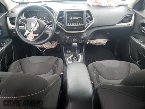 2015 Jeep Cherokee Latitude z VIN 1C4PJMCS3FW625935, wystawiony jako Copart lot #57577905 z przebiegiem 149 317 mil mil oraz Nie do naprawy • Non repairable. Historia ofert i sprzedaży dostępna na DreamBid. Obrazek 8.