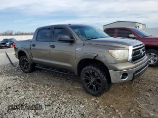 2010 Toyota Tundra z VIN 5TFDW5F13AX147077, wystawiony jako Copart lot #43742785 z przebiegiem 242 569 mil mil oraz Szkoda całkowita • Salvage title. Historia ofert i sprzedaży dostępna na DreamBid. Obrazek 4.