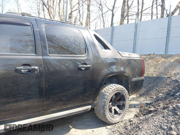 2011 Chevrolet Avalanche LS with VIN 3GNTKEE38BG141508, listed as a IAAI auction lot 42103252 with 107,997 mi miles and . Bid and sale history available at DreamBid. Image 20.