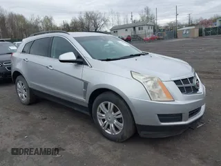 2010 Cadillac SRX z VIN 3GYFNGEY1AS643884, wystawiony jako IAAI lot #42082319 z przebiegiem 167 617 mil mil oraz . Historia ofert i sprzedaży dostępna na DreamBid. Obrazek 1.