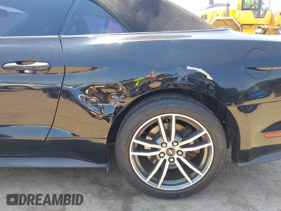 2017 Ford Mustang EcoBoost Premium z VIN 1FATP8UH8H5331324, wystawiony jako IAAI lot #42754503 z przebiegiem 84 209 mil mil oraz . Historia ofert i sprzedaży dostępna na DreamBid. Obrazek 17.