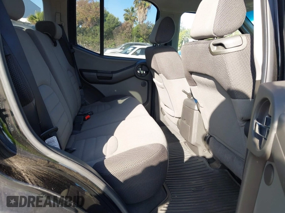 2006 Nissan Xterra SE z VIN 5N1AN08U66C554773, wystawiony jako IAAI lot #42397745 z przebiegiem 132 282 mil mil oraz . Historia ofert i sprzedaży dostępna na DreamBid. Obrazek 8.