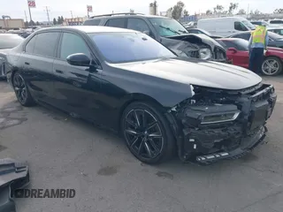 2023 BMW 7 Series 760i xDrive с VIN WBA33EJ02PCL90220, выставлен на аукционе IAAI как лот 41042194 с пробегом Не указан миль и . История ставок и продаж доступна на DreamBid. Изображение 1.