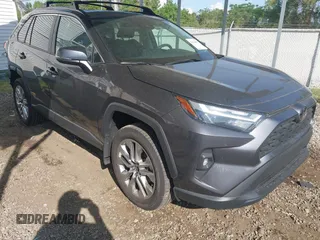 2024 Toyota RAV4 XLE Premium с VIN 2T3A1RFV3RC399408, выставлен на аукционе IAAI как лот 42125917 с пробегом 23 198 миль миль и . История ставок и продаж доступна на DreamBid. Изображение 1.