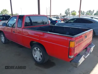 1992 Nissan Frontier z VIN 1N6SD16S5NC370391, wystawiony jako IAAI lot #42204689 z przebiegiem 132 052 mil mil oraz . Historia ofert i sprzedaży dostępna na DreamBid. Obrazek 3.