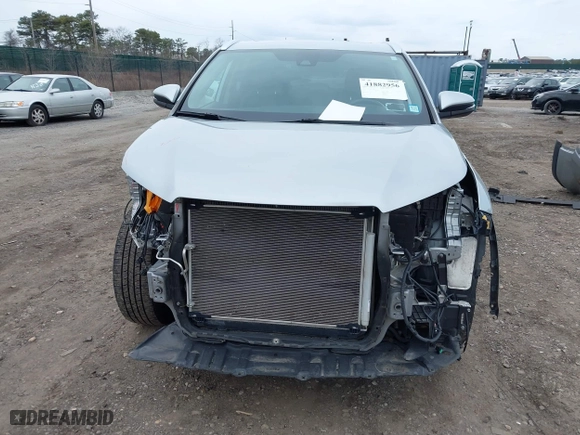 2019 Toyota Highlander SE with VIN 5TDJZRFH8KS727883, listed as a IAAI auction lot 41882956 with 56,043 mi miles. Bid and sale history available at carsss.com. Image 12.