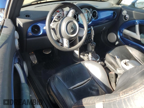 2005 MINI Convertible S z VIN WMWRH33565TK56154, wystawiony jako Copart lot #55860025 z przebiegiem 59 672 mil mil oraz Szkoda całkowita • Salvage title. Historia ofert i sprzedaży dostępna na DreamBid. Obrazek 8.