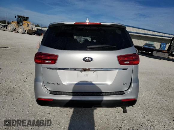 2021 Kia Sedona LX with VIN KNDMB5C16M6674850, listed as a Copart auction lot 46988475 with 0 mi miles and Non Repairable. Bid and sale history available at carsss.com. Image 6.