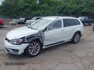 2017 Volkswagen Golf S с VIN 3VWH17AUXHM523431, выставлен на аукционе IAAI как лот 42381553 с пробегом 68 240 миль миль и . История ставок и продаж доступна на DreamBid. Изображение 6.
