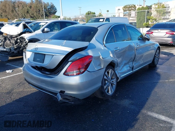 2018 Mercedes-Benz C 300 z VIN 55SWF4JB3JU269143, wystawiony jako IAAI lot #39140356 z przebiegiem 37 051 mil mil oraz . Historia ofert i sprzedaży dostępna na DreamBid. Obrazek 4.