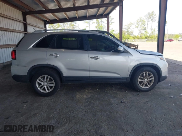 2014 Kia Sorento LX with VIN 5XYKT4A73EG425510, listed as a IAAI auction lot 41882601 with 165,751 mi miles and . Bid and sale history available at carsss.com. Image 13.