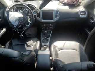 2019 Jeep Compass High Altitude с VIN 3C4NJDCB5KT675503, выставлен на аукционе Copart как лот 57604375 с пробегом Не указан миль и Списание • Salvage title. История ставок и продаж доступна на DreamBid. Изображение 8.