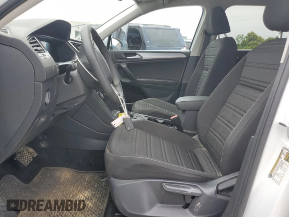 2023 Volkswagen Tiguan S z VIN 3VVRB7AX6PM088325, wystawiony jako Copart lot #61055065 z przebiegiem 27 297 mil mil oraz Szkoda całkowita • Salvage title. Historia ofert i sprzedaży dostępna na DreamBid. Obrazek 7.