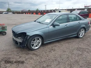2012 Mercedes-Benz C 300 Sport с VIN WDDGF8BB6CA697821, выставлен на аукционе IAAI как лот 42347842 с пробегом 106 745 миль миль и . История ставок и продаж доступна на DreamBid. Изображение 18.