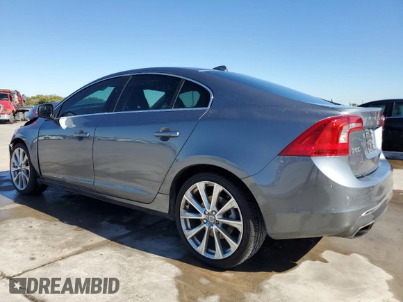 2017 Volvo S60 Inscription z VIN LYV402HK2HB150225, wystawiony jako Copart lot #80588184 z przebiegiem 53 910 mil mil oraz Szkoda całkowita • Salvage title. Historia ofert i sprzedaży dostępna na DreamBid. Obrazek 2.