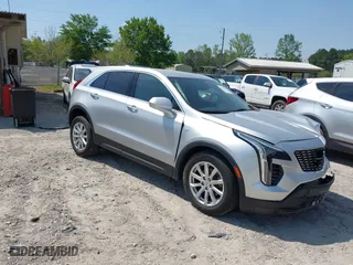 2019 Cadillac XT4 FWD Luxury with VIN 1GYAZAR43KF211662, listed as a IAAI auction lot 41970500 with 28,167 mi miles. Bid and sale history available at carsss.com. Image 1.