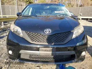 2013 Toyota Sienna SE с VIN 5TDXK3DC9DS390825, выставлен на аукционе Copart как лот 82363794 с пробегом 244 673 миль миль и Списание • Salvage title. История ставок и продаж доступна на DreamBid. Изображение 5.