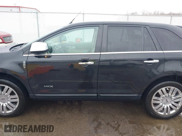 2010 Lincoln MKX with VIN 2LMDJ6JC3ABJ21373, listed as a IAAI auction lot 41843187 with 153,958 mi miles. Bid and sale history available at carsss.com. Image 15.
