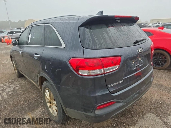 2018 Kia Sorento LX with VIN 5XYPG4A36JG388342, listed as a Copart auction lot 55706225 with 136,445 mi miles and Clean Title. Bid and sale history available at carsss.com. Image 3.