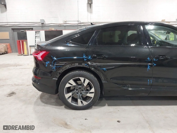 2021 Audi e-tron Sportback S line Premium with VIN WA11AAGE7MB037141, listed as a IAAI auction lot 41787822 with 31,834 mi miles. Bid and sale history available at carsss.com. Image 6.