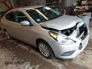 2016 Nissan Versa S with VIN 3N1CN7APXGL842525, listed as a IAAI auction lot 41945982 with 124,902 mi miles. Bid and sale history available at carsss.com. Image 1.
