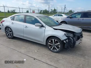 2017 Nissan Altima SL z VIN 1N4BL3AP5HC178774, wystawiony jako IAAI lot #42414642 z przebiegiem 137 545 mil mil oraz . Historia ofert i sprzedaży dostępna na DreamBid. Obrazek 1.