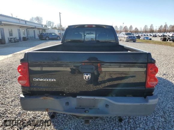 2005 Dodge Dakota ST with VIN 1D7HE22K25S161076, listed as a Copart auction lot 83784824 with 142,890 mi miles and Clean Title. Bid and sale history available at DreamBid. Image 6.