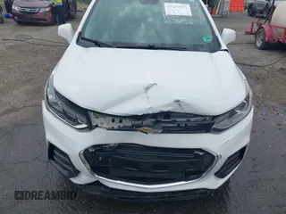 2019 Chevrolet Trax LT z VIN KL7CJLSB4KB828096, wystawiony jako IAAI lot #42233971 z przebiegiem 99 112 mil mil oraz . Historia ofert i sprzedaży dostępna na DreamBid. Obrazek 6.