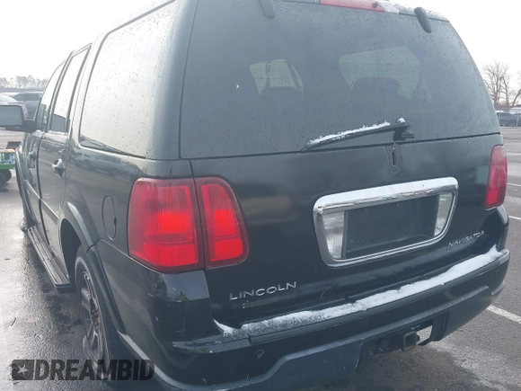 2005 Lincoln Navigator Luxury with VIN 5LMFU28535LJ11344, listed as a IAAI auction lot 41469627 with 177,036 mi miles. Bid and sale history available at carsss.com. Image 3.