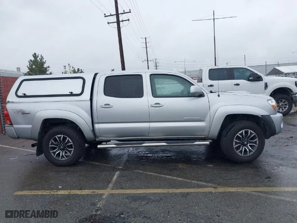 2007 Toyota Tacoma with VIN 3TMLU42N77M009397, listed as a IAAI auction lot 41805139 with 256,744 mi miles. Bid and sale history available at carsss.com. Image 12.