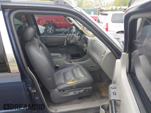 2003 Ford Explorer Sport Trac XLS z VIN 1FMZU67E23UA17889, wystawiony jako IAAI lot #42167263 z przebiegiem 189 849 mil mil oraz . Historia ofert i sprzedaży dostępna na DreamBid. Obrazek 5.