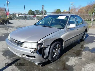 1997 Honda Accord LX z VIN 1HGCD5639VA006625, wystawiony jako IAAI lot #41847843 z przebiegiem 210 800 mil mil oraz . Historia ofert i sprzedaży dostępna na DreamBid. Obrazek 17.