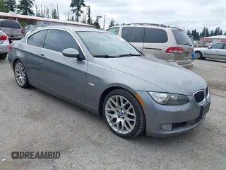 2007 BMW 3 Series 328i z VIN WBAWB33527PU87536, wystawiony jako IAAI lot #42750304 z przebiegiem 222 102 mil mil oraz . Historia ofert i sprzedaży dostępna na DreamBid. Obrazek 1.