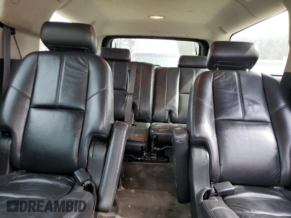 2010 GMC Yukon XL z VIN 1GKUKKE36AR250029, wystawiony jako Copart lot #47379225 z przebiegiem 261 631 mil mil oraz Szkoda całkowita • Salvage title. Historia ofert i sprzedaży dostępna na DreamBid. Obrazek 10.