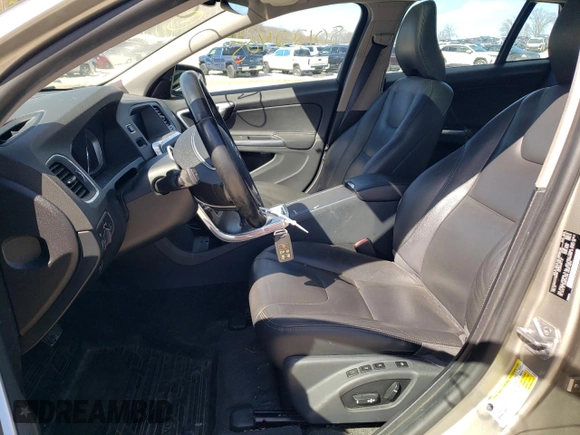 2015 Volvo V60 T5 Drive-E Premier z VIN YV140MEK7F1260797, wystawiony jako Copart lot #50122405 z przebiegiem 179 471 mil mil oraz Czysty tytuł • Clean title. Historia ofert i sprzedaży dostępna na DreamBid. Obrazek 7.
