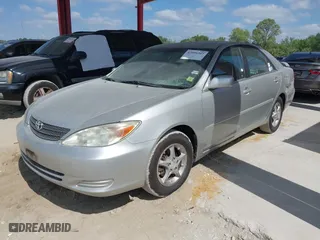 2002 Toyota Camry LE with VIN 4T1BE32K92U554994, listed as a IAAI auction lot 42095207 with 272,777 mi miles. Bid and sale history available at carsss.com. Image 2.