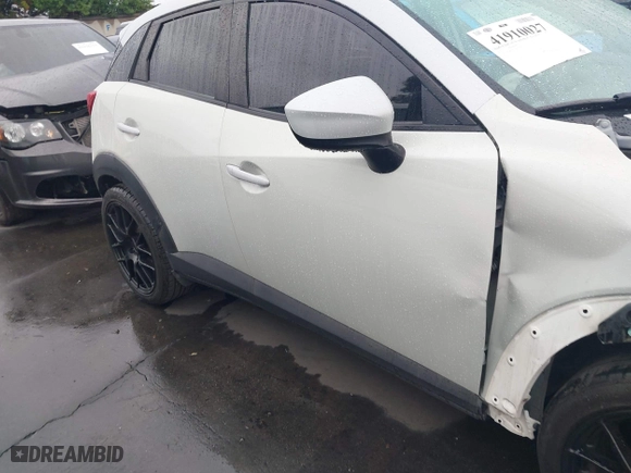 2017 Mazda CX-3 Sport with VIN JM1DKDB72H0167324, listed as a IAAI auction lot 41910027 with 81,110 mi miles. Bid and sale history available at carsss.com. Image 14.