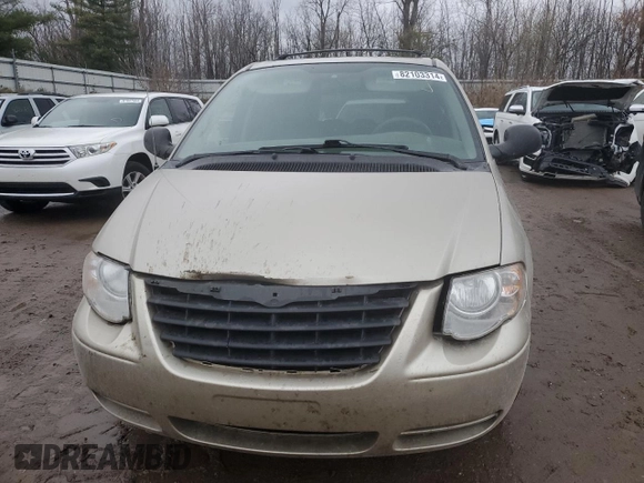 2006 Chrysler Town & Country LWB Touring with VIN 2A4GP54L76R799571, listed as a Copart auction lot 82103314 with 199,113 mi miles and Clean Title. Bid and sale history available at carsss.com. Image 5.