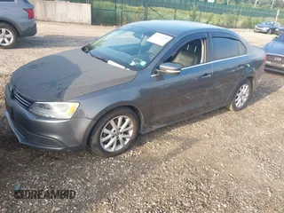 2013 Volkswagen Jetta SE с VIN 3VWDP7AJ7DM430198, выставлен на аукционе IAAI как лот 42737299 с пробегом 128 637 миль миль и . История ставок и продаж доступна на DreamBid. Изображение 2.