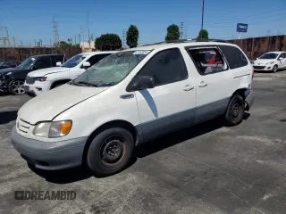 2002 Toyota Sienna CE with VIN 4T3ZF19C62U485929, listed as a Copart auction lot 67965094 with 182,387 mi miles and Salvage Title. Bid and sale history available at carsss.com. Image 1.