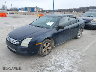 2008 Ford Fusion SE with VIN 3FAHP07148R257239, listed as a IAAI auction lot 41551698 with 218,839 mi miles. Bid and sale history available at carsss.com. Image 2.