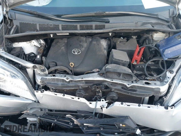 2019 Toyota Sienna LE with VIN 5TDJZ3DC1KS223552, listed as a IAAI auction lot 41809475 with 77,809 mi miles. Bid and sale history available at carsss.com. Image 10.