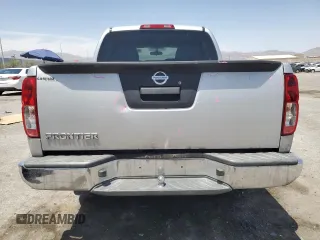 2015 Nissan Frontier SV z VIN 1N6AD0ER4FN724041, wystawiony jako Copart lot #61974815 z przebiegiem 73 353 mil mil oraz Szkoda całkowita • Salvage title. Historia ofert i sprzedaży dostępna na DreamBid. Obrazek 6.