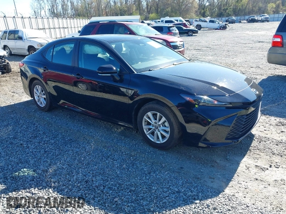 2025 Toyota Camry LE with VIN 4T1DAACK5SU008670, listed as a IAAI auction lot 41821572 with 131,475 mi miles and . Bid and sale history available at DreamBid. Image 1.