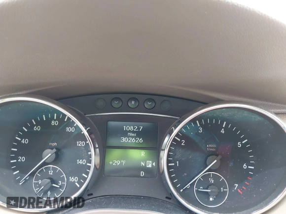 2008 Mercedes-Benz R-Class 3.5L with VIN 4JGCB56E48A064101, listed as a IAAI auction lot 41326581 with 302,626 mi miles. Bid and sale history available at carsss.com. Image 7.