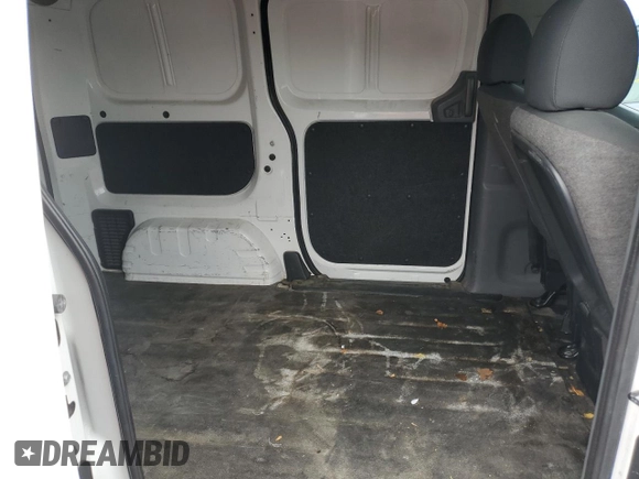2015 Nissan NV200 S z VIN 3N6CM0KN9FK711799, wystawiony jako Copart lot #53645765 z przebiegiem 105 226 mil mil oraz Szkoda całkowita • Salvage title. Historia ofert i sprzedaży dostępna na DreamBid. Obrazek 11.